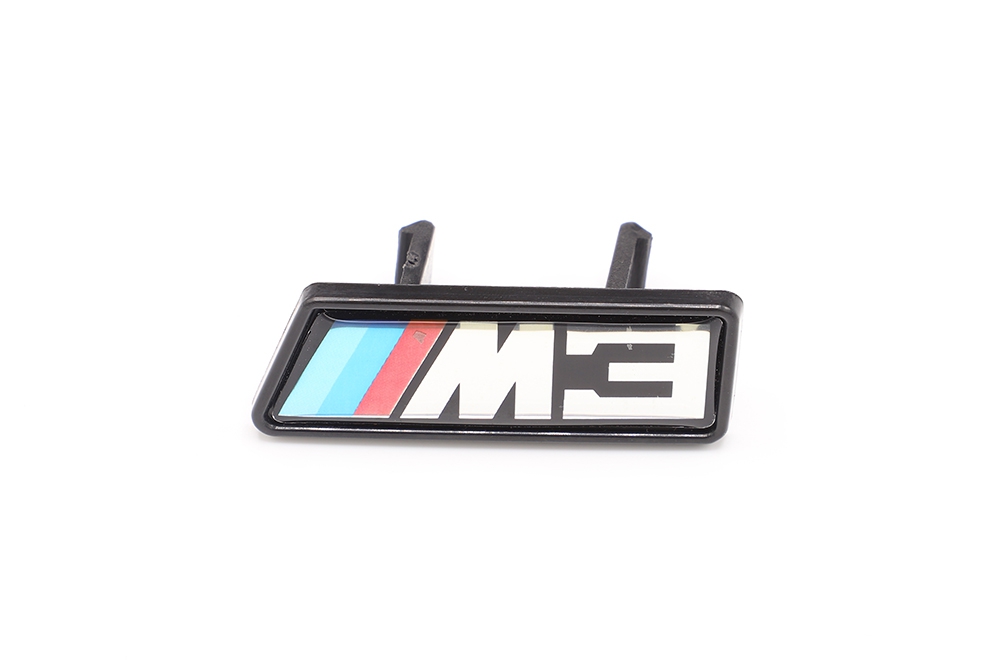 โลโก้ติดกระจังหน้า BMW M3
