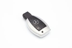 กรอบกุญแจพลาสติก Benz รุ่นเก่า สีเงิน