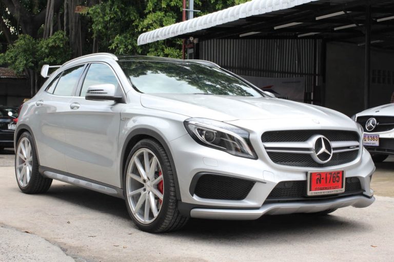 ลิ้นหน้า W156 ทรง GLA45 AMG Edition1 สีเงิน