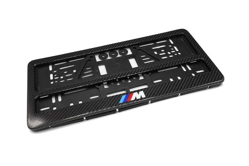 กรอบป้ายทะเบียน Carbon Fiber ลาย ///M มีเส้นคั่น 1 คู่