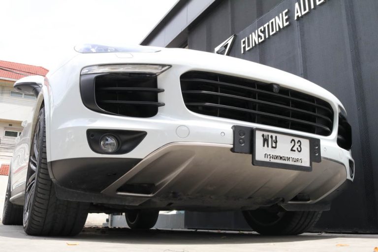 ลิ้นหน้ากันกระแทก Porsche Cayenne 2016