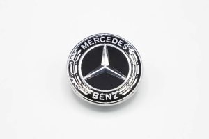 ดาวจมติดฝากระโปรงหน้า Benz