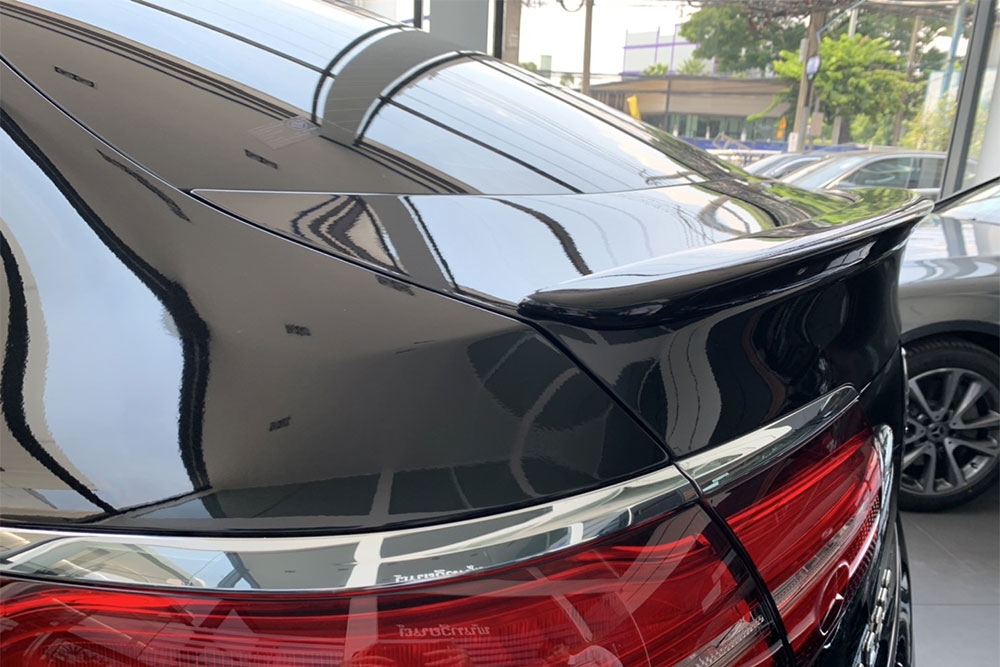 สปอยเลอร์ท้าย C253 GLC ทรง Mercedes Sport สีดำ