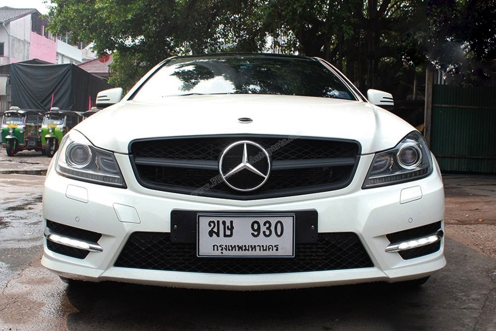 กระจังหน้า W204 ทรง C63 AMG เหมือนของแท้ 2 ชิ้น สีดำด้าน
