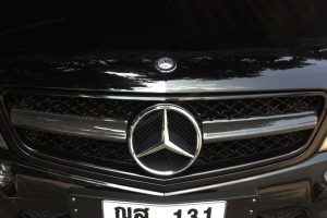 กระจังหน้า Carbon Fiber W204 ทรง C63 AMG Facelift ก้านคาร์บอน