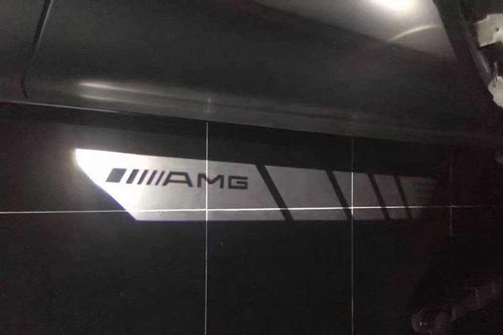 ไฟส่องพื้นติดกระจกมองข้าง โลโก้ AMG 1 คู่