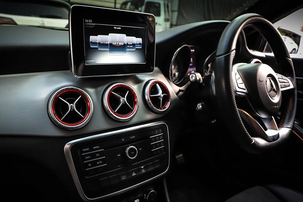ช่องแอร์ Red Air Vents CLA45/GLA45/A45 AMG