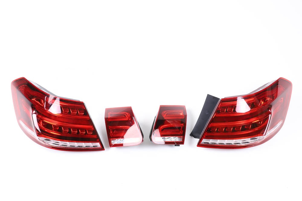 ไฟท้าย Mercedes Benz W212​ E-Class Facelift สำหรับกันชนเดิม