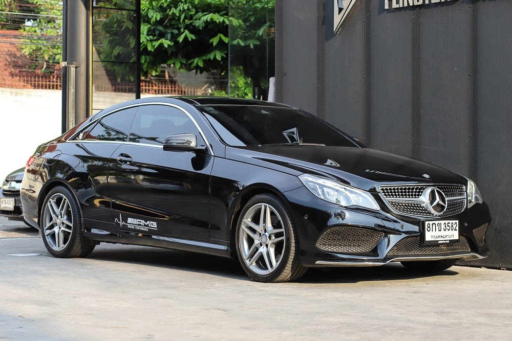 สติ๊กเกอร์ AMG Driving ติดข้างประตูรถ