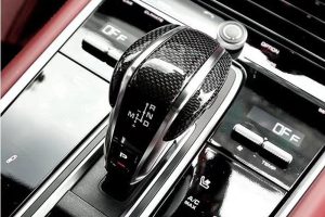 หัวเกียร์ Carbon Fiber Porsche  Cayenne ปี 2018-2021