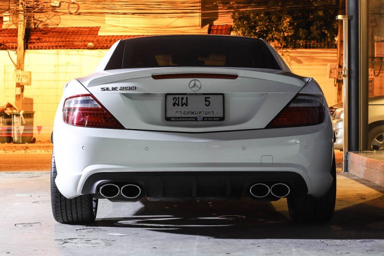 สปอยเลอร์ท้าย R172 ทรง SLK55 AMG สีขาว