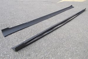 สเกิร์ตข้างแบบครอบ Carbon Fiber W117/W176 ทรง Rowen