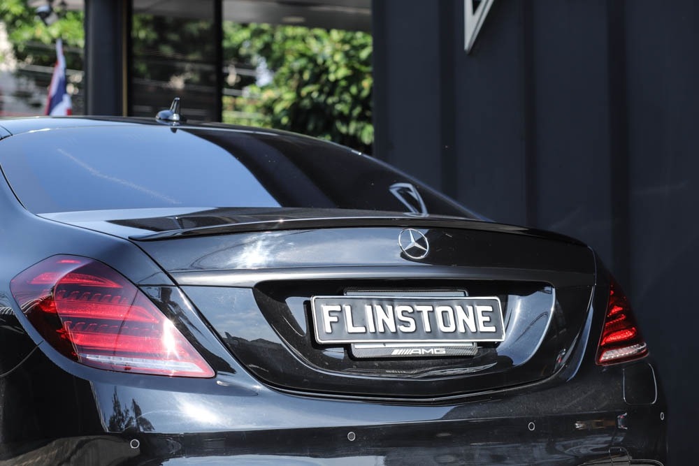 สปอยเลอร์ท้าย W222 S-Class ทรง Mercedes Sport สีดำ