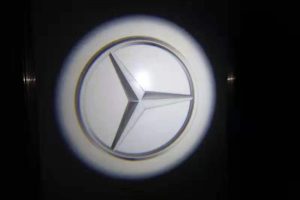 ไฟส่องพื้นปี 2020 ลาย ตราโลโก้ Mercedes Benz