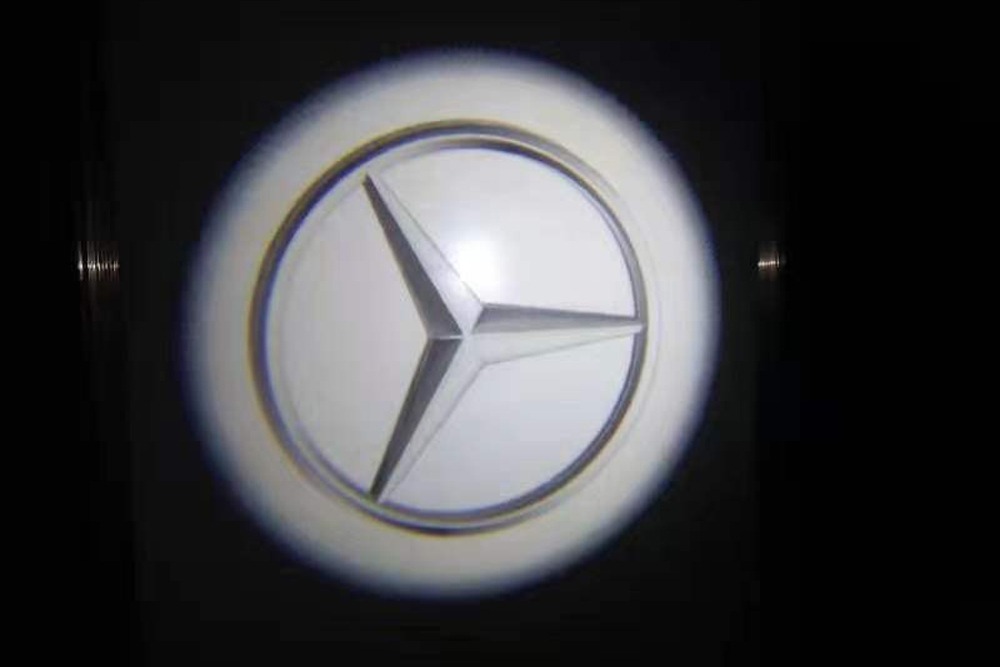 ไฟส่องพื้นปี 2020 ลาย ตราโลโก้ Mercedes Benz