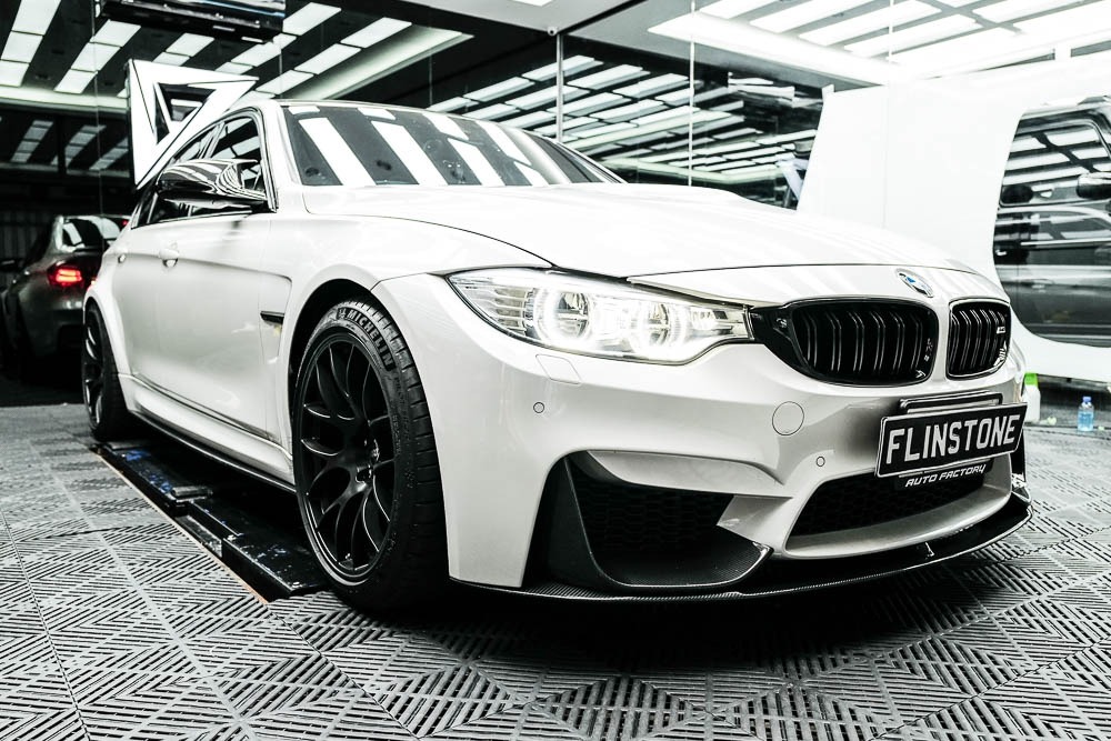 กระจังหน้า BMW F80 M3 เส้นคู่ดำเงา
