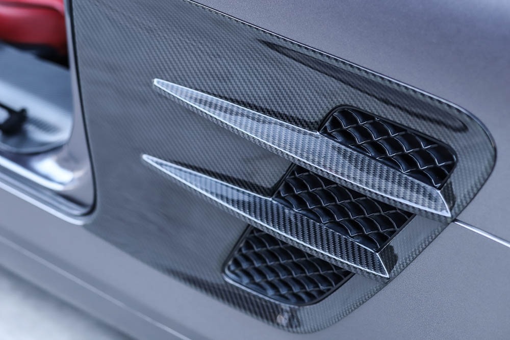 แก้มข้าง Carbon Fiber W197 SLS-Class