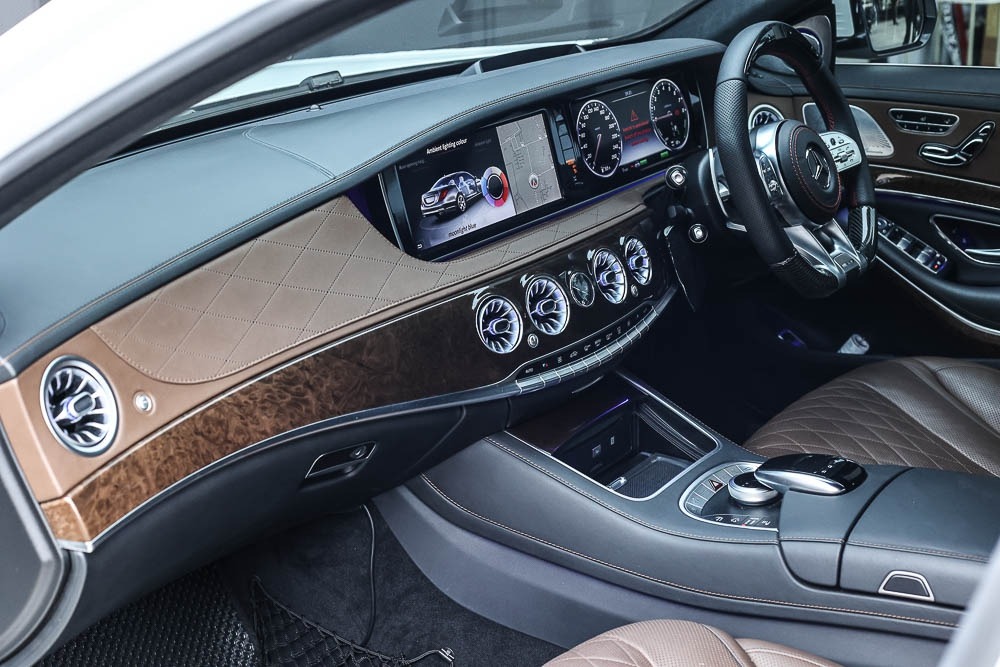 ชุดไฟช่องแอร์หน้าหลัง W222 S-Class 64สี