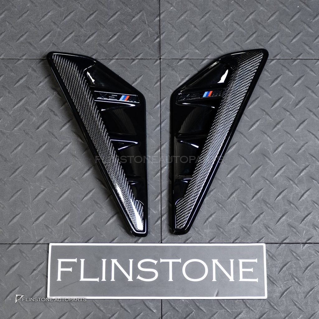 ช่องลมแก้มข้าง Carbon Fiber สำหรับ BMW X5 G05 โลโก้ดำ