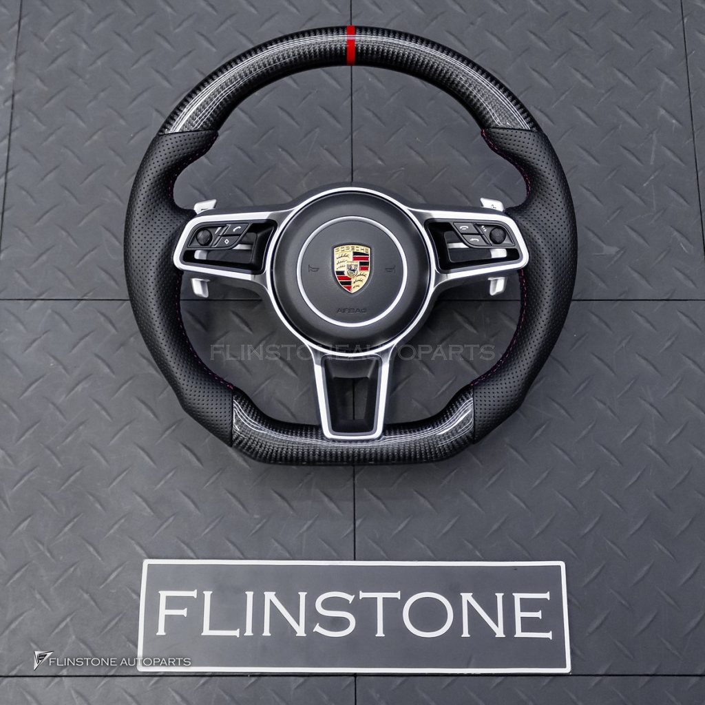 พวงมาลัย พร้อม Airbag Carbon Fiber สำหรับ Porsche Cayenne 958 ก้านสีโครเมี่ยม-ดำ หนังสีดำ ด้ายสีแดง