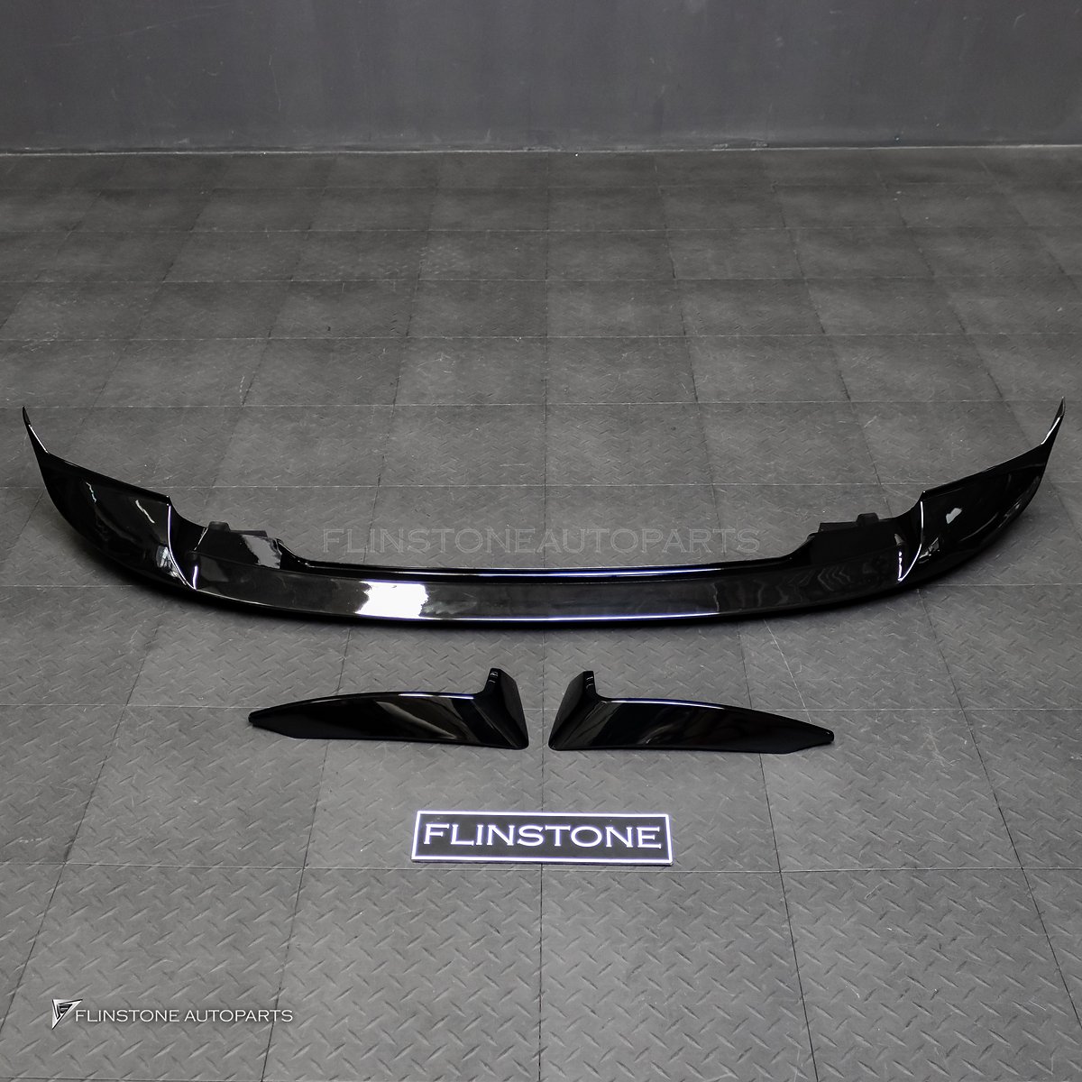 สปอยเลอร์ท้าย Carbon Fiber สีแดง W223 S-Class ทรง BRABUS