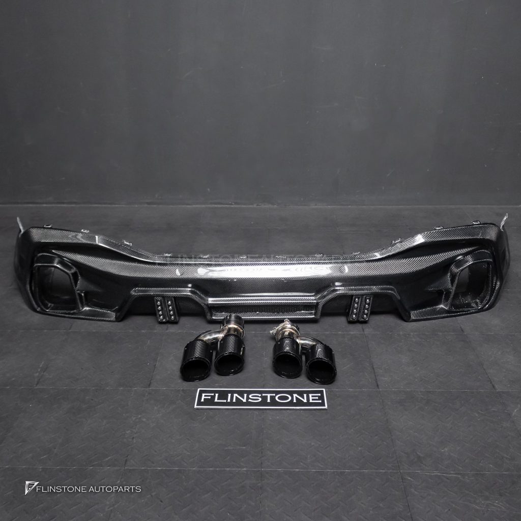 ดิฟฟิวเซอร์พร้อมปลายท่อ Carbon fiber สำหรับ BMW X6 G06 LCI ทรง Larte Design