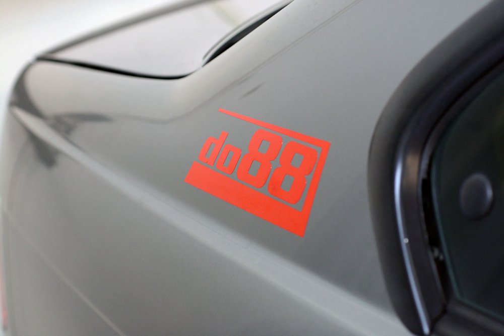 สติกเกอร์ do88 ขนาด 67 มม. (dekal_red_180x67)