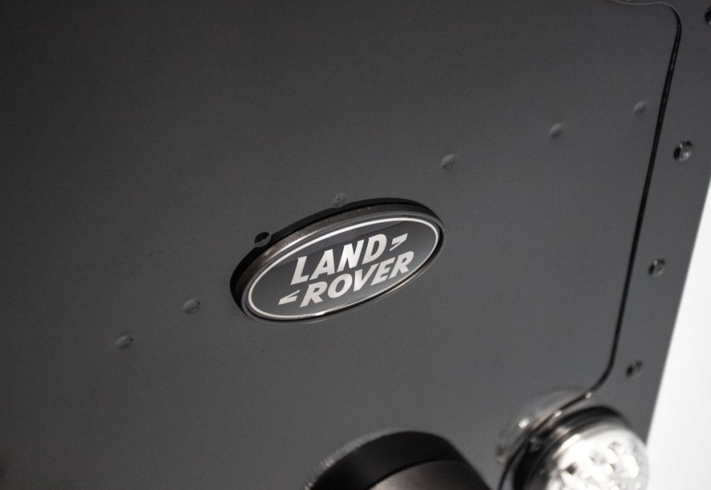 โลโก้ Land Rover แท้