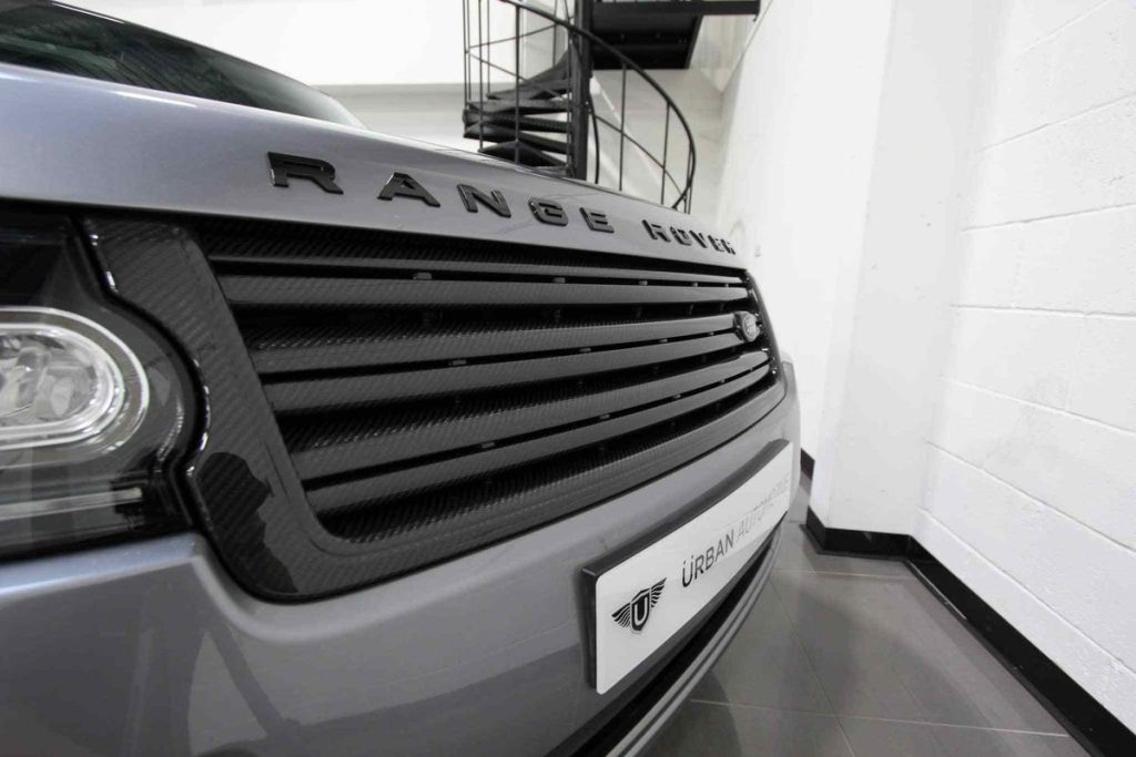 กระจังหน้า Carbon Fiber สำหรับ Range Rover Vogue ทรง URBAN ลาย Autograph