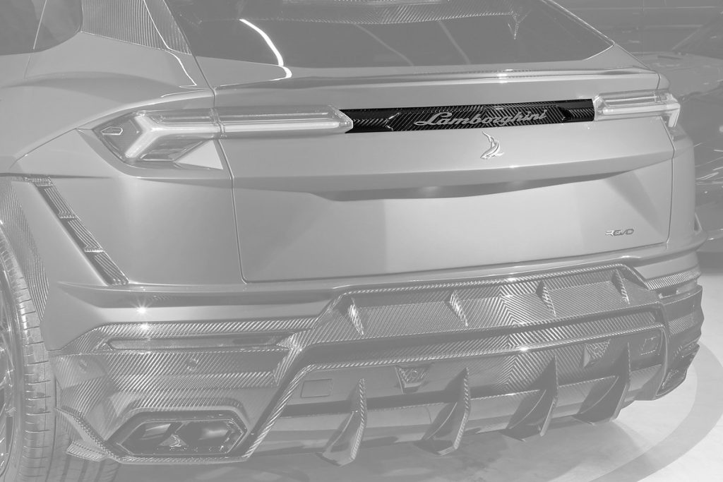 แผ่นคาดตัวถัง Carbon Fiber Lamborghini Urus ทรง TOPCAR R\’Evo Limited Edition 2.0
