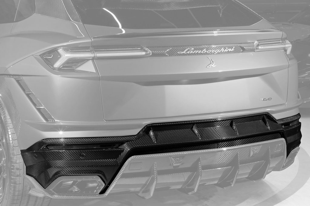 กันชนหลัง Carbon Fiber ส่วนล่าง Lamborghini Urus ทรง TOPCAR R\’Evo Limited Edition 2.0