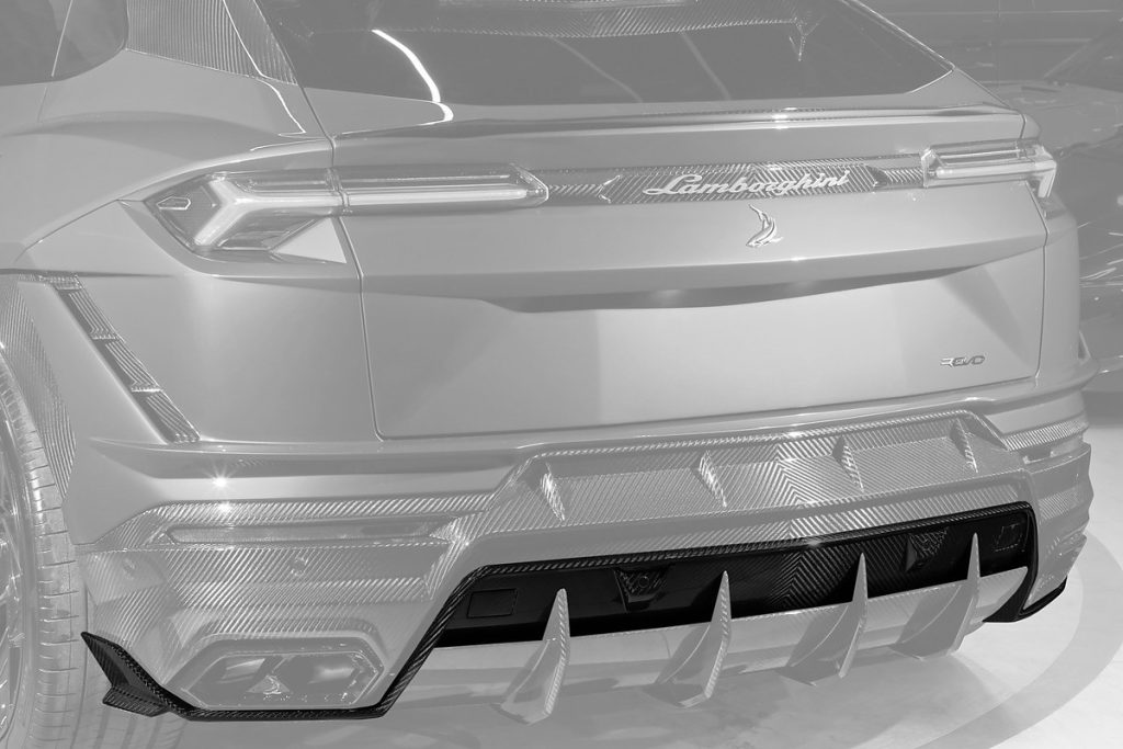 ดิฟฟิวเซอร์ท้าย Carbon Fiber ส่วนบน Lamborghini Urus ทรง TOPCAR R\’Evo Limited Edition 2.0