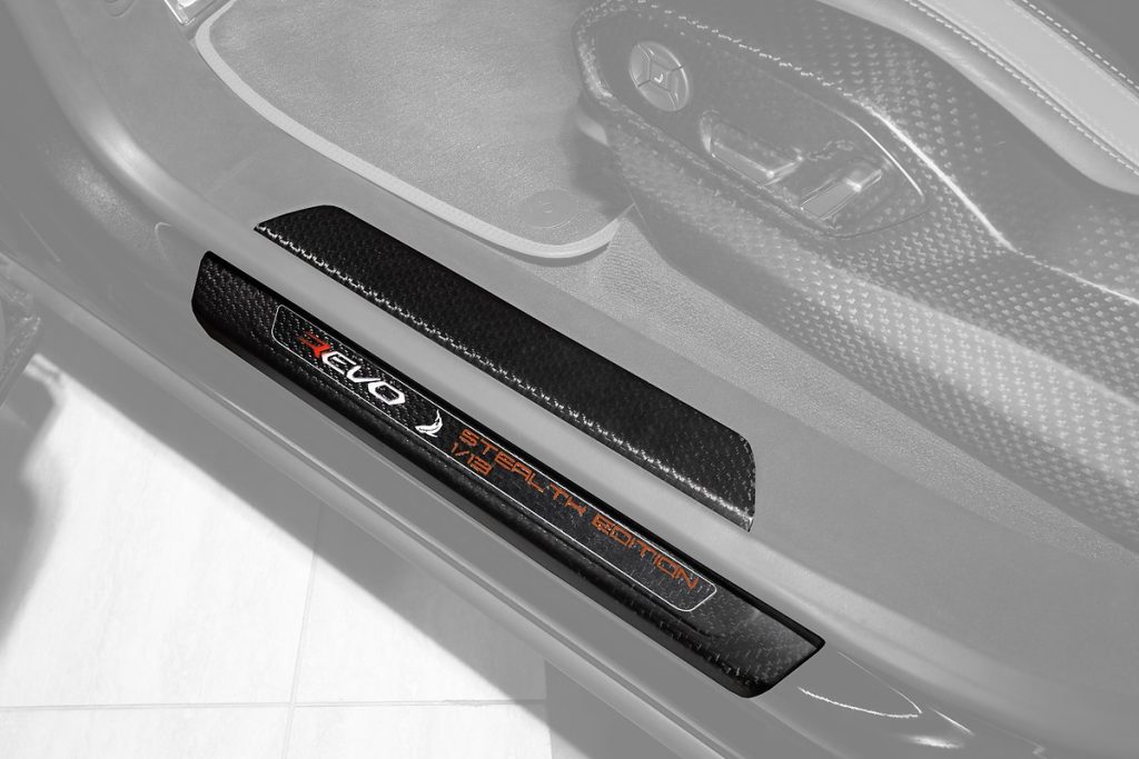 กาบบันได Carbon Fiber คาร์บอน Stealth Lamborghini Urus ทรง TOPCAR R\’Evo Stealth Edition 8 ชิ้น