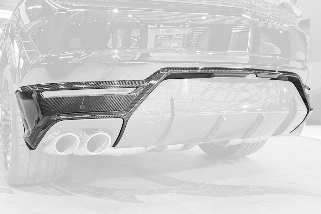 กันชนหลัง Carbon Fiber ส่วนล่าง Lamborghini Urus SE ทรง TOPCAR Light Pack
