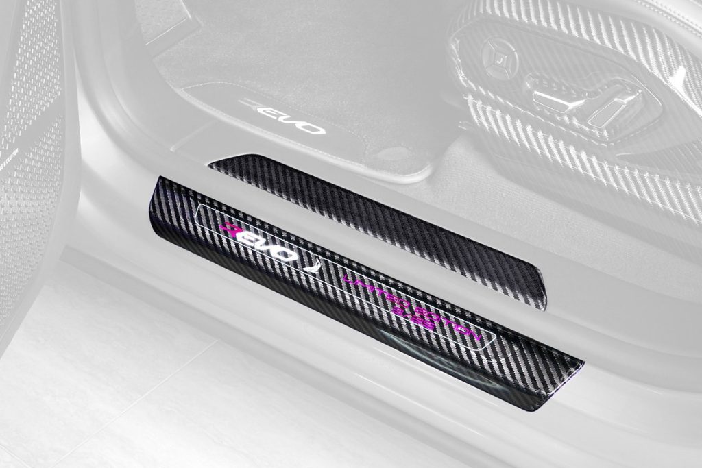 กาบบันได Carbon Fiber Lamborghini Urus SE ทรง TOPCAR Light Pack