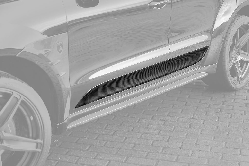 คิ้วประตู Carbon Fiber แผ่นปิด PORSCHE 95B Macan Facelift ทรง TOPCAR URSA 4 ชิ้น