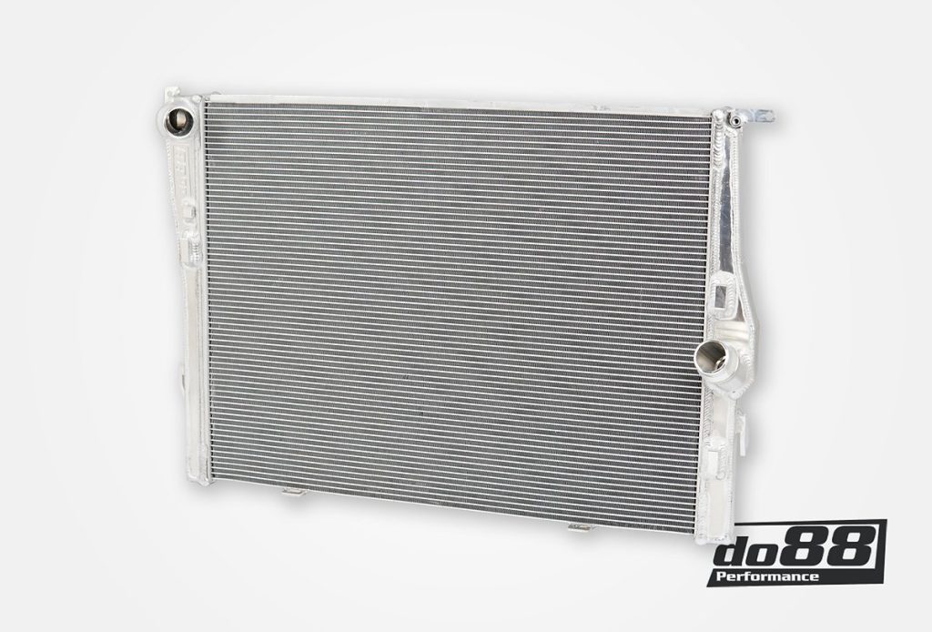 หม้อน้ำ do88 สำหรับ BMW M3 E90 E92