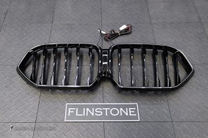 กระจังหน้า LED BMW G06 X6 LCI เส้นเดี่ยว สีดำเงา