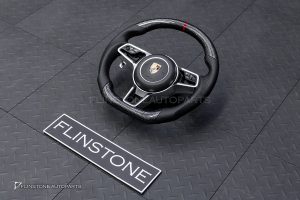 พวงมาลัย พร้อม Airbag Carbon Fiber สำหรับ Porsche Cayenne 958 ก้านสีโครเมี่ยม-ดำ หนังสีดำ ด้ายสีแดง