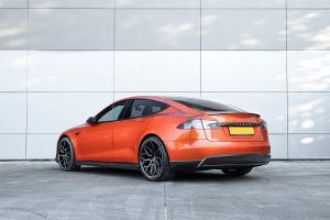สปอยเลอร์ท้าย Carbon Fiber สำหรับ Tesla Model S ทรง URBAN