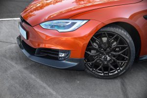 ลิ้นหน้า Carbon Fiber สำหรับ Tesla Model S ทรง URBAN
