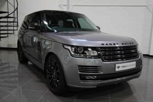 กระจังหน้า Carbon Fiber สำหรับ Range Rover Vogue ทรง URBAN ลาย Autograph