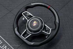 พวงมาลัย พร้อม Airbag Carbon Fiber สำหรับ Porsche Cayenne 958 ก้านสีโครเมี่ยม-ดำ หนังสีดำ ด้ายสีแดง
