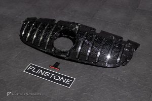 กระจังหน้า สำหรับ R172 SLC-Class ทรง GT ตาข่าย ไม่มีกล้องหน้า สีดำ-โครเมี่ยม โลโก้ AMG สีแดง
