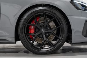 ชุดแต่งรอบคัน Carbon Fiber สำหรับ Audi RS4 ทรง URBAN