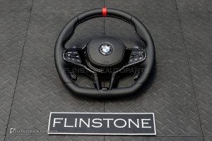 พวงมาลัย Carbon fiber พร้อม Airbag สำหรับ BMW Z4 G29 หนังดำ ด้ายฟ้า-แดง กรอบ Carbon ทริม แดง