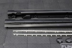 สเกิร์ตข้าง W205 C-Class ทรง AMG งานดิบ