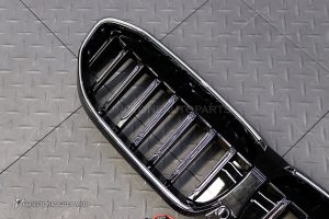 กระจังหน้า LED BMW G20 Series 3 PRE LCI เส้นเดี่ยว สีดำเงา