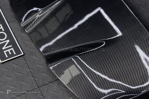 สปอยเลอร์หลังคา Carbon Fiber สำหรับ Audi Q8 Dry Carbon