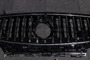 กระจังหน้า LED สำหรับ W214 E-Class ทรง E53 AMG GT สีดำเงา-โครเมี่ยม มีกล้อง